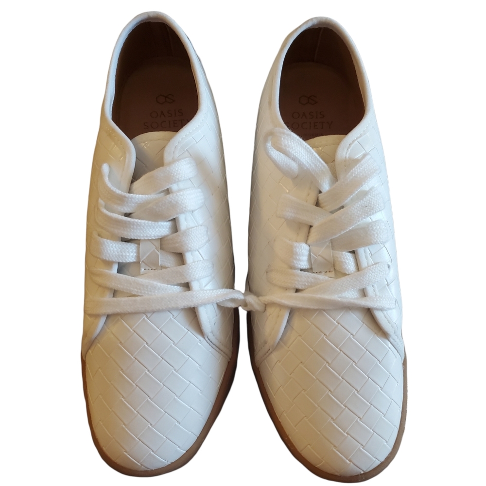 NEW Oasis Society White Woven Faux Leather Sneakers Sz. 7